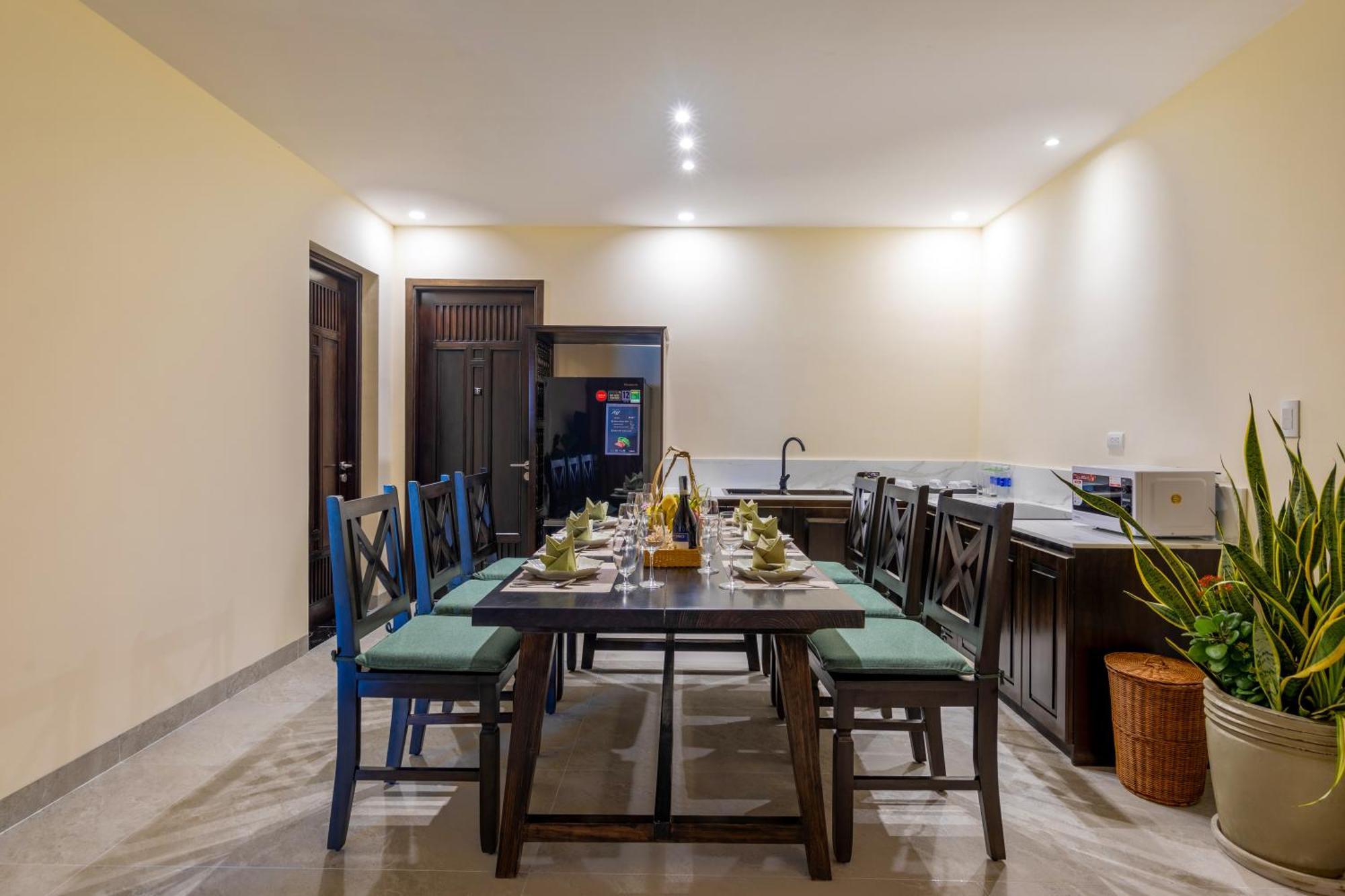 منتجع وسبا بالم غاردن بيتش هوي ان المظهر الخارجي الصورة A kitchen in a serviced apartment in Hanoi, Vietnam