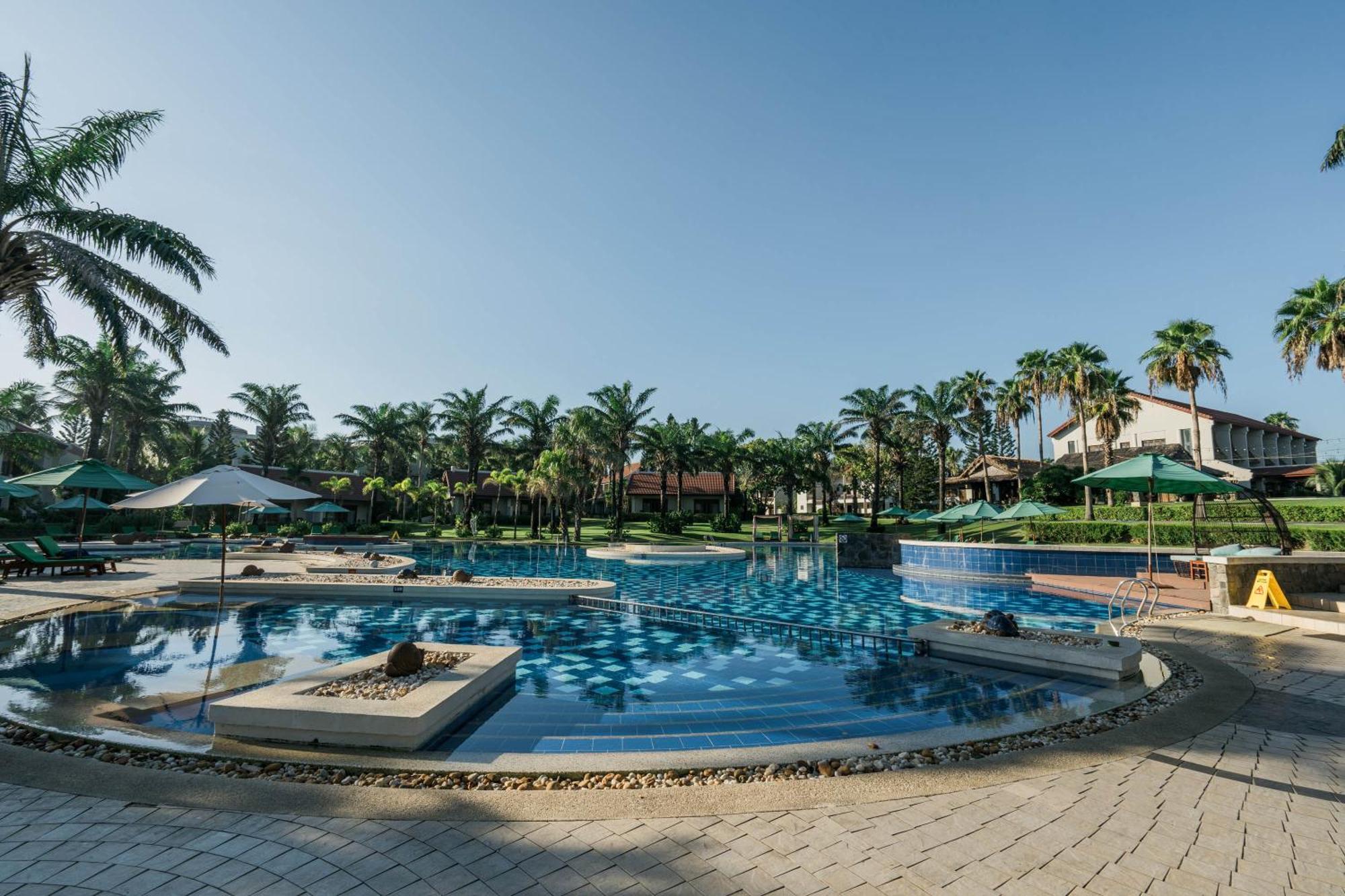 منتجع وسبا بالم غاردن بيتش هوي ان المظهر الخارجي الصورة The pool at the Kempinski Jinja