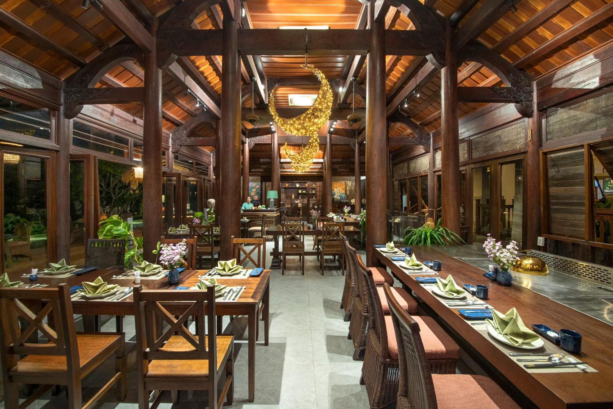 منتجع وسبا بالم غاردن بيتش هوي ان المظهر الخارجي الصورة The interior of the restaurant